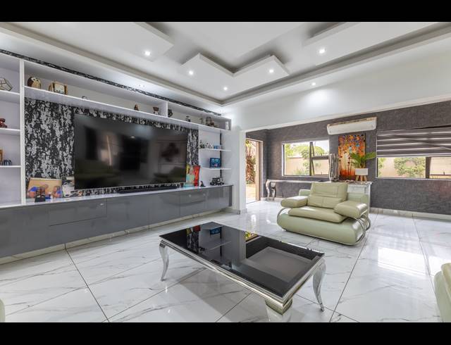 4 BEDROOM HOUSE FOR SALE IN BROADACRES